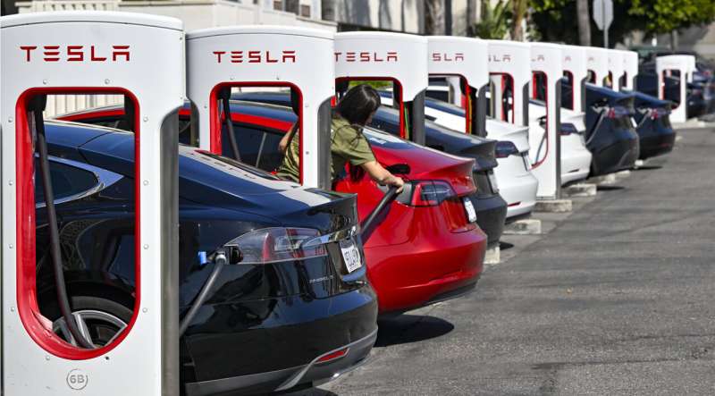 Tesla is planning to lay off 10% of its workers after dismal 1Q sales, multiple news outlets report