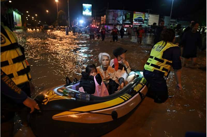 Thailand has sent troops to help families affected by severe flooding in Chiang Mai and Chiang Rai.