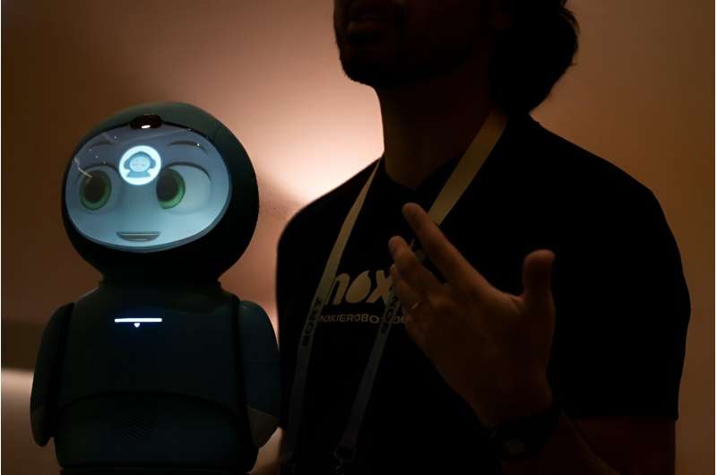 O robô Moxie da Empowered é visto durante uma demonstração na Consumer Electronics Show (CES) em Las Vegas