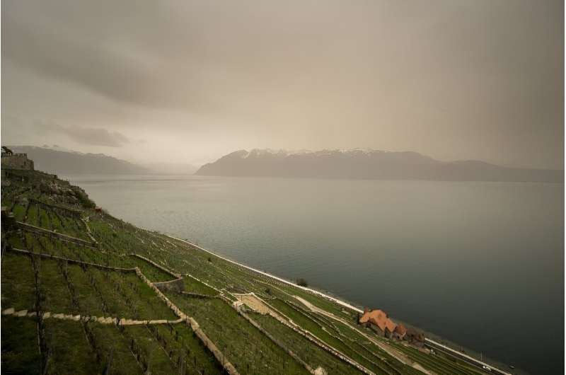 The phenomenon began in Switzerland on Friday, smothering Lake Geneva