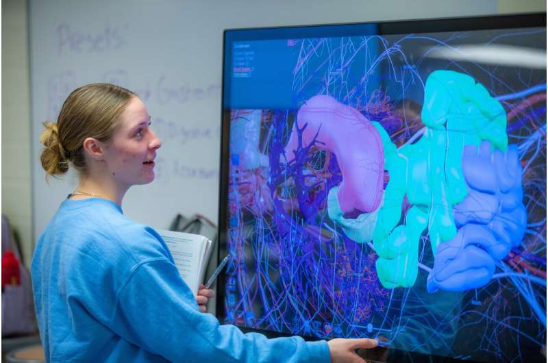 Virtual dissection fleshes out instruction in animal science anatomy lab