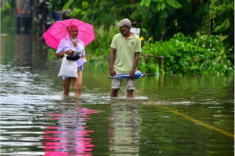 While Sri Lanka depends on the seasonal monsoon rain for irrigation as well as hydroelectricity, experts have warned that it faces more frequent floods