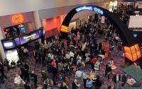 A general view of attendees in the lobby at the 2010 International Consumer Electronics Show