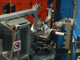 Using neutrons to peer inside a battery designed for hybrid locomotives