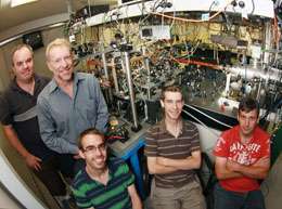 ANU scientists show atoms act like lasers