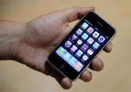 Challengers gain in important phone software fight (AP)