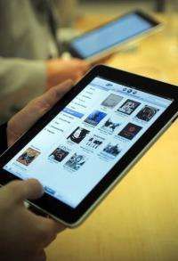 Customers try out Apple's iPad