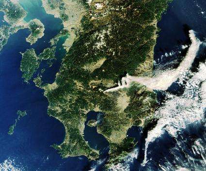 Envisat captures volcanic eruptions in Japan today