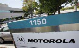Motorola 2Q earnings climb, revenue stabilizes (AP)