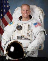 NASA pulls injured shuttle astronaut off flight (AP)