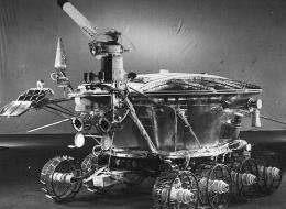 Old Moon Rover Beams Surprising Laser Flashes to Earth