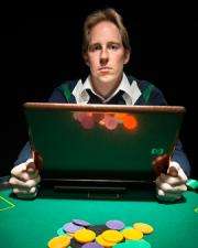 Online poker study: The more hands you win, the more money you lose