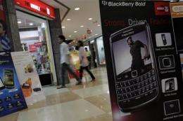 Threats of int'l BlackBerry bans echo US debate (AP)