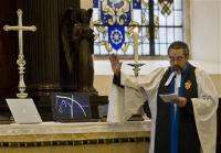 UK vicar invokes God's blessing on BlackBerrys (AP)